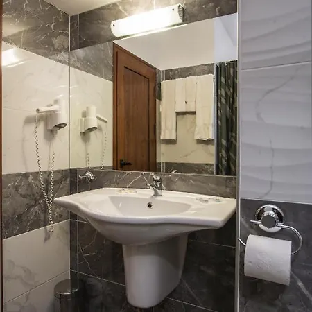 Hotel Lira 3*