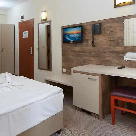 Hotel Lira 3*