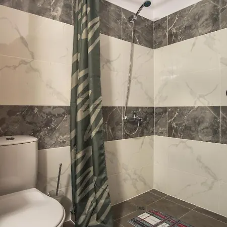 Lira Hotel 3*