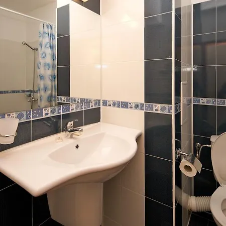 Hotel Lira