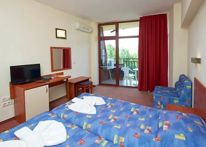 Lira Szálloda Napospart