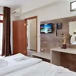 Hotel Lira